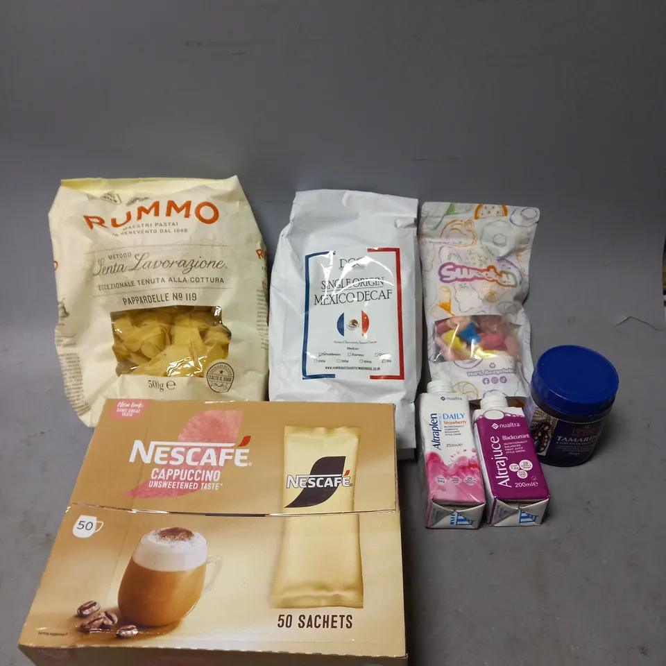 APPROXIMATELY 7 ASSORTED FOOD/DRINK PRODUCTS TO INCLUDE RUMMO PASTA, NESCAFE COFFEE SACHETS, TAMARIND PASTE ETC - COLLECTION ONLY 