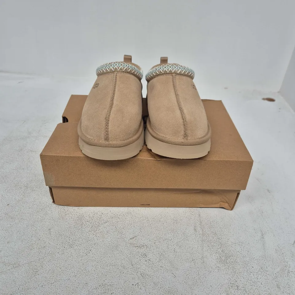 BOXED PAIR OF UGG K TAZZ IN SAND - UK 4