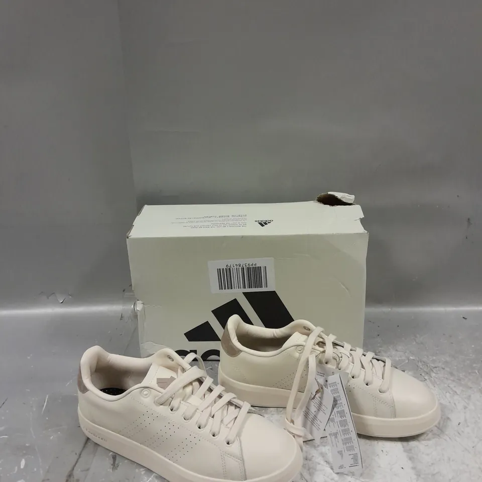 BOXED PAIR OF ADIDAS ADVANTAGE PREMIUM TENNIS UK 7.5