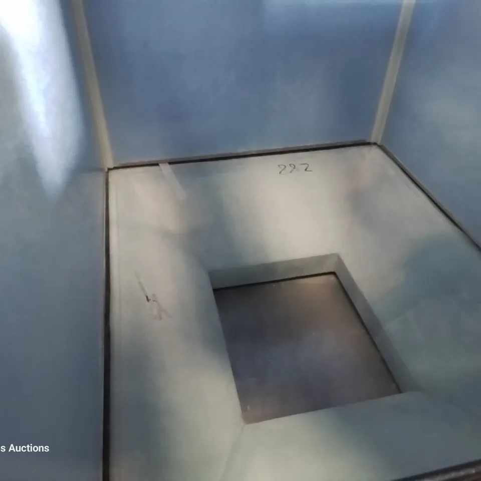 FOLLETT ICE STORAGE HOPPER Model LITS600NS-30