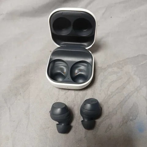 SAMSUNG GALAXY FE WIRELESS EARBUDS SM-R400N WITH CASE – WHITE/GREY