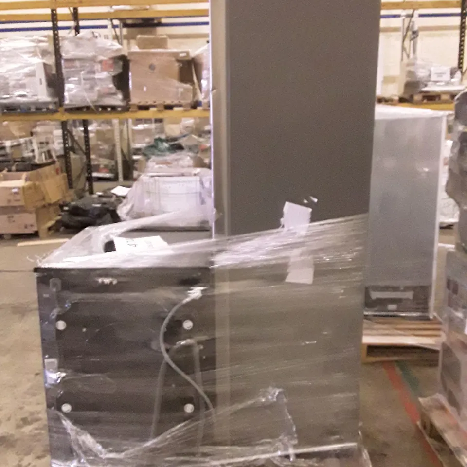 HOOVER H-WASH 500 FREE STANDING WASHING MACHINE AND HISENSE RB327N4WC1 55CM FREESTANDING 5050 FRIDGE - UNPROCESSED RAW RETURNS