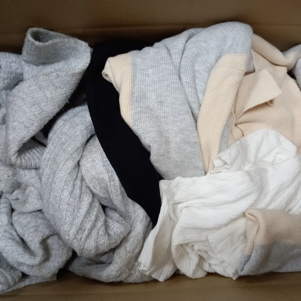 BOX OF APPROXIMATELY 10 ASSORTED ITEMS OF CLOTHING TO INCLUDE WHITE STUFF, RUTH LANGSFORD, ETC