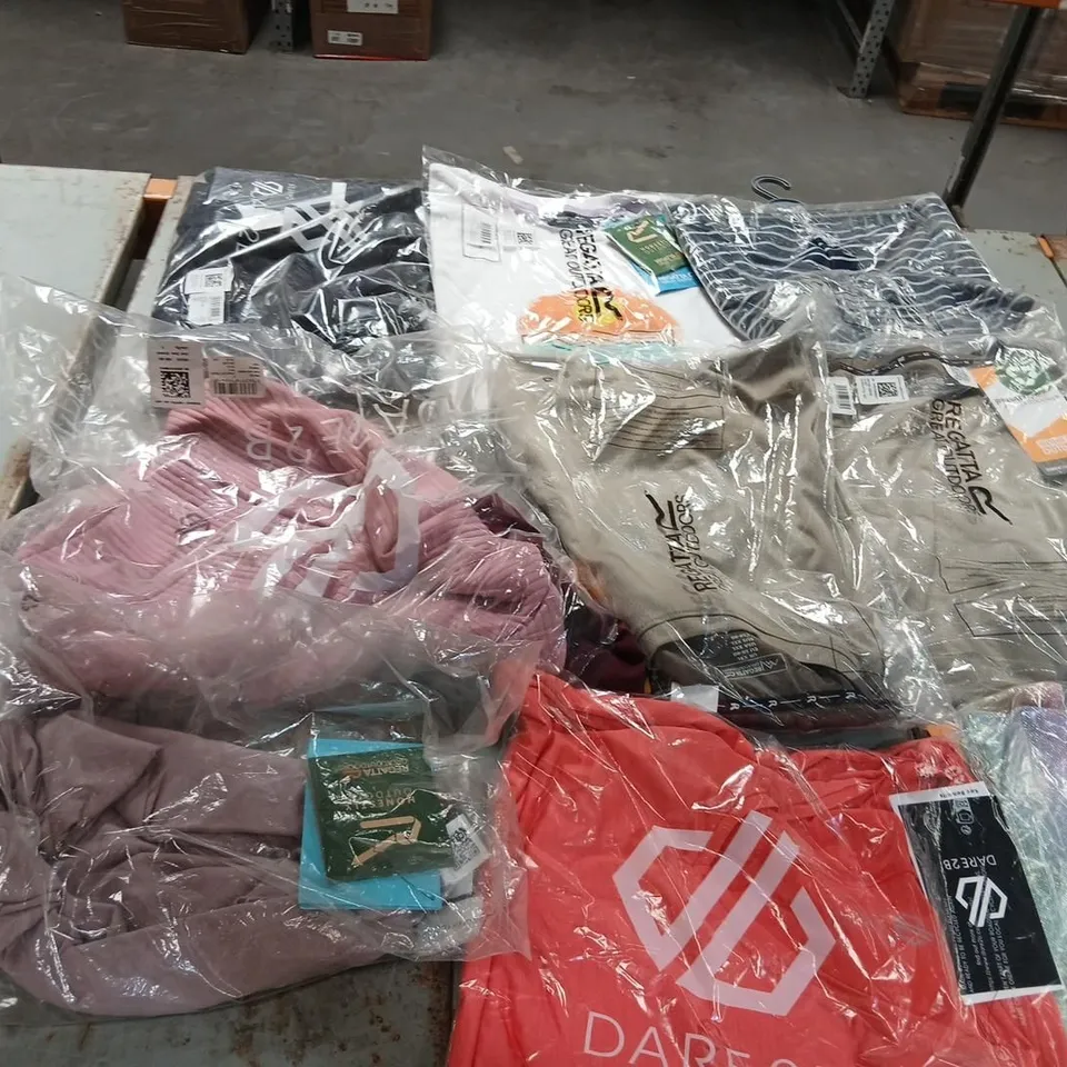 APPROXIMATELY 61 ITEMS OF ASSORTED BRAND NEW REAGATTA/DARE 2 B CLOTHING AND ACCESSORIES