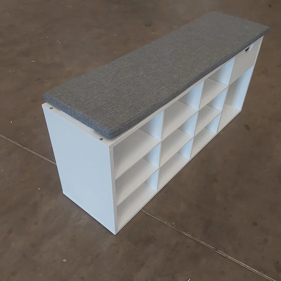 WOODEN STORAGE BENCH
