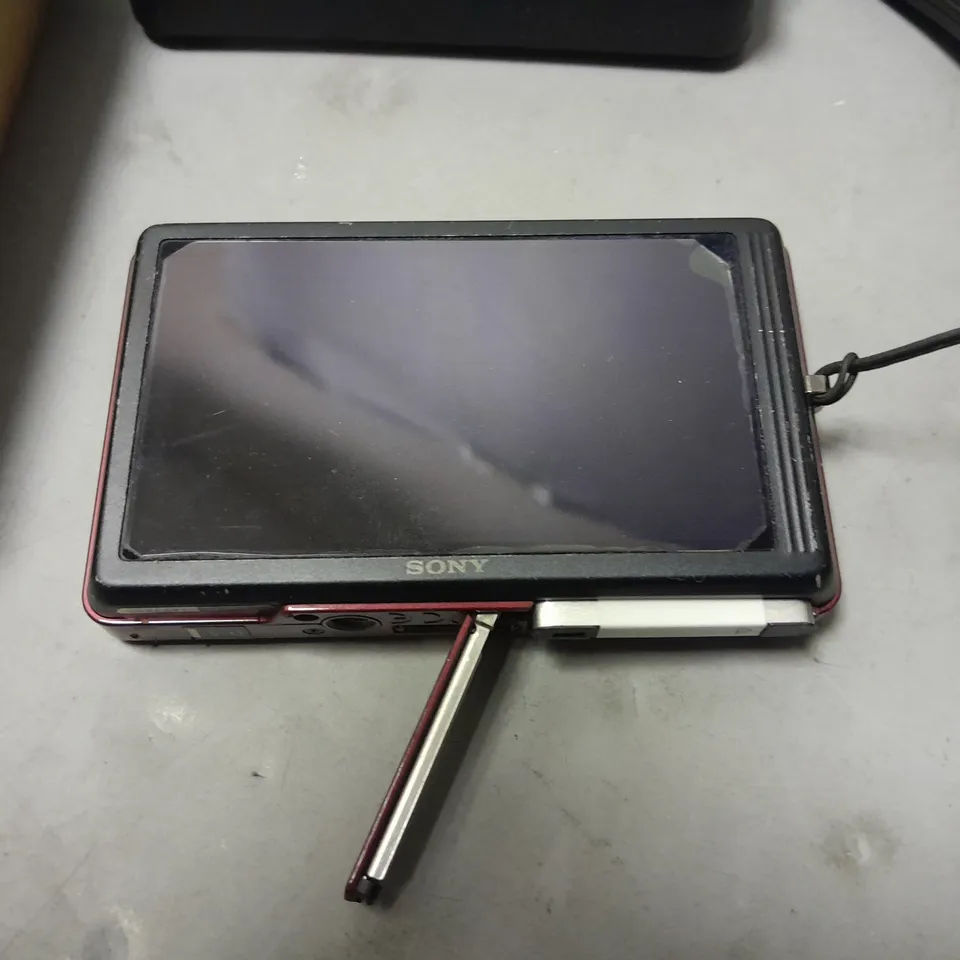 SONY CYBER-SHOT DIGITAL STILL CAMERA
