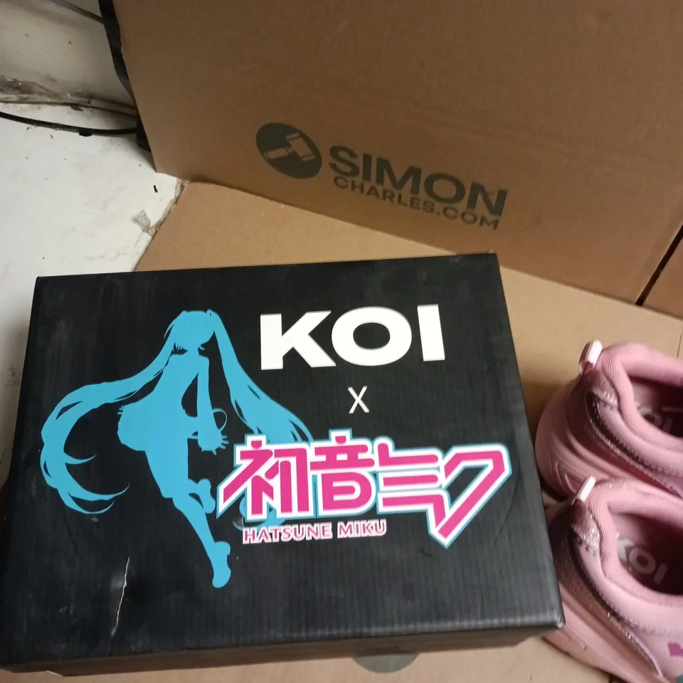 KOI X HATSUNE MIKU CHUNKY TRAINERS – PINK, UK6 (WOMEN)