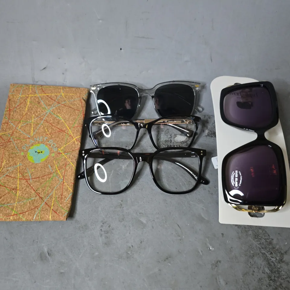 APPROXIMATELY 22 ASSORTED VISION CARE ITEMS TO INCLUDE - SUNGLASSES , CARRY CASES , EYEWEAR 