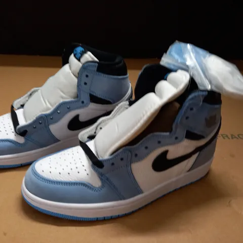PAIR OF NIKE AIR JORDAN 1 RETRO HIGH TRAINERS - UK 6