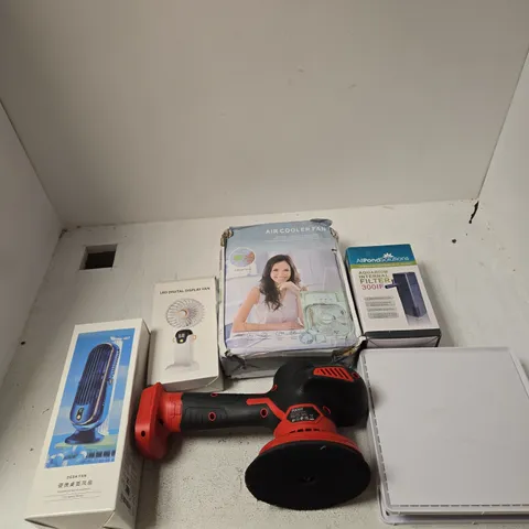 BOX OF APPROXIMATELY 15 ASSORTED ITEMS INCLUDING A DESK FAN. A LED DIGITAL DISPLAY FAN AND A TQOQT POLISHING MACHINE