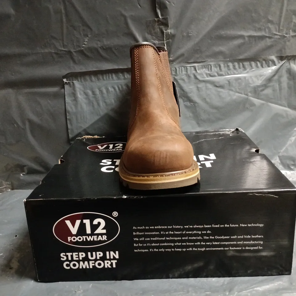 BOXED PAIR OF V12 HEAT RESISTANT STEEL TOE CAP DEALER BOOTS IN BROWN SIZE UK 10