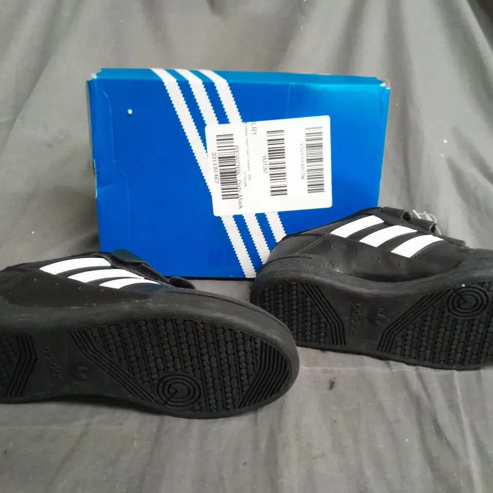 ADIDAS BLACK COURT 2 - UK 12K