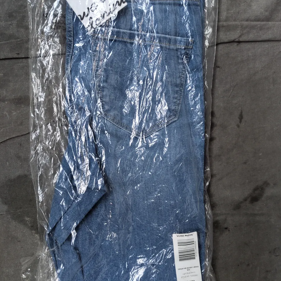 VERO MODA LIGHT BLUE DENIM SKINNY JEANS SIZE 27/32"