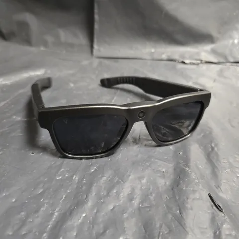 GO VISION BLACK SUNGLASSES WITH LOGO ON TEMPLE – BOXED