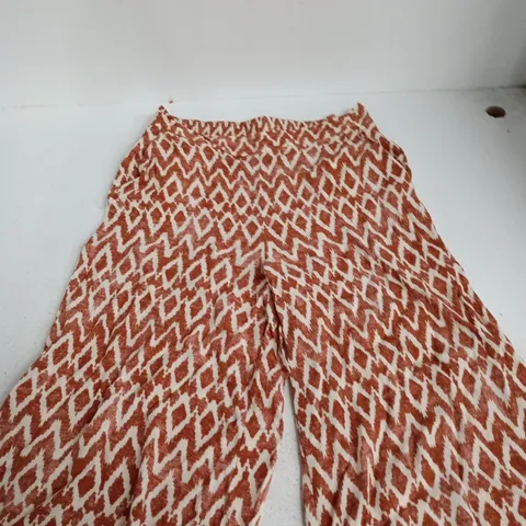 MINT VELVET WOMEN'S TROUSERS – RED/WHITE IKAT PRINT – SIZE M REG