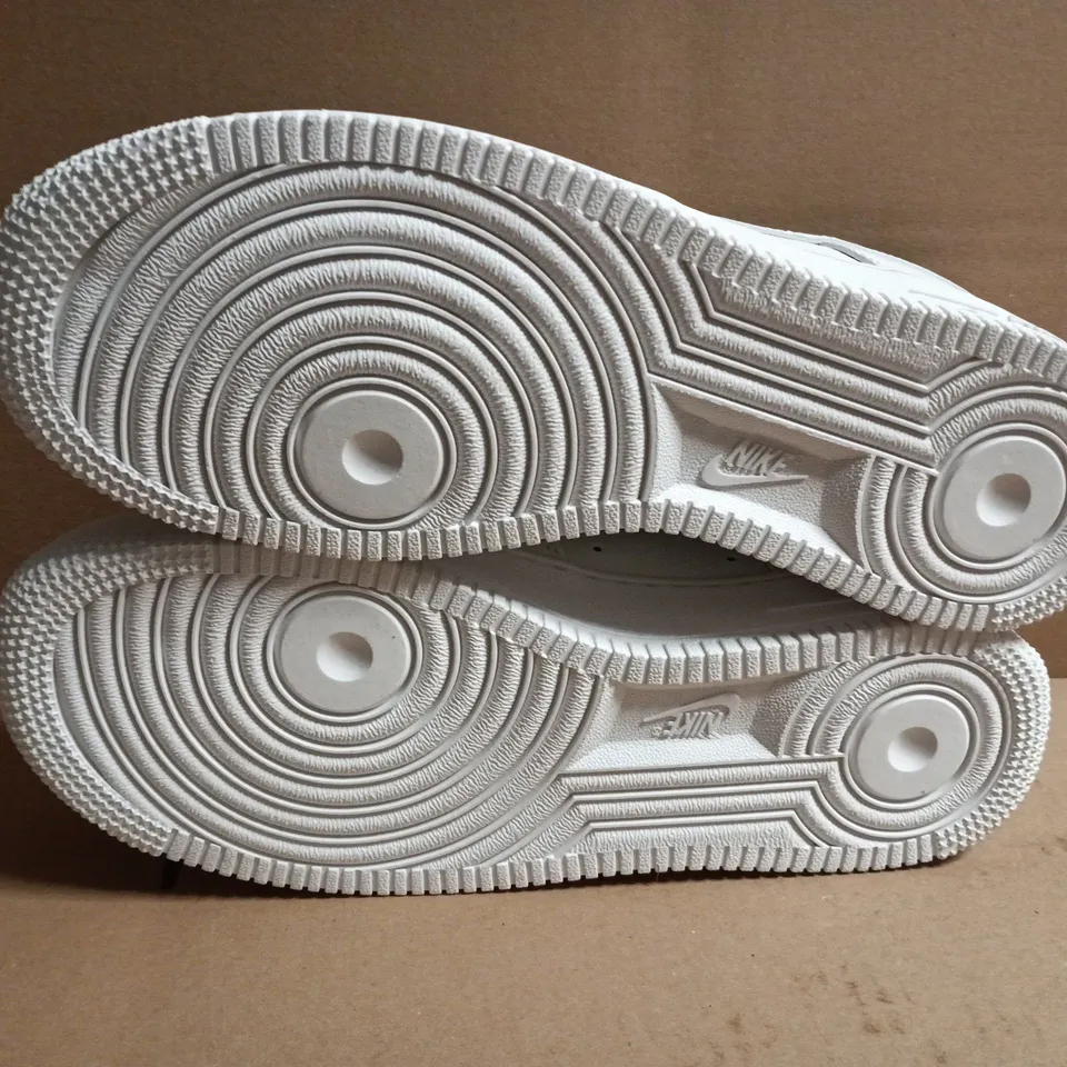 NIKE AIR FORCE 1 '07 WHITE/WHITE – UK 8 