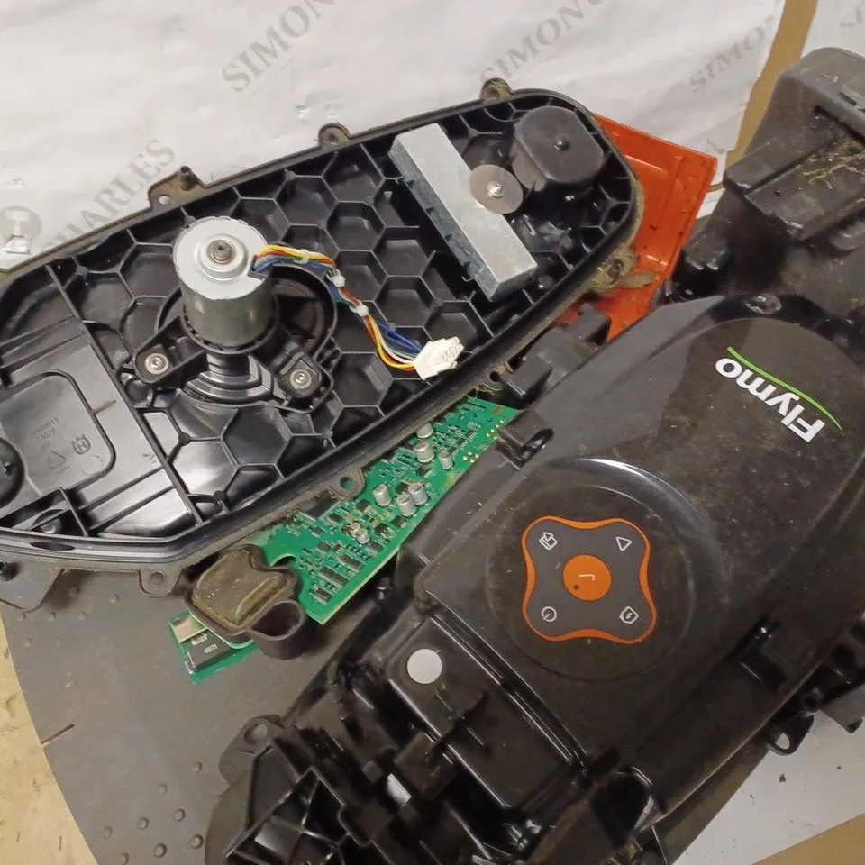 FLYMO EASILIFE 500 GO ROBOTIC LAWN MOWER