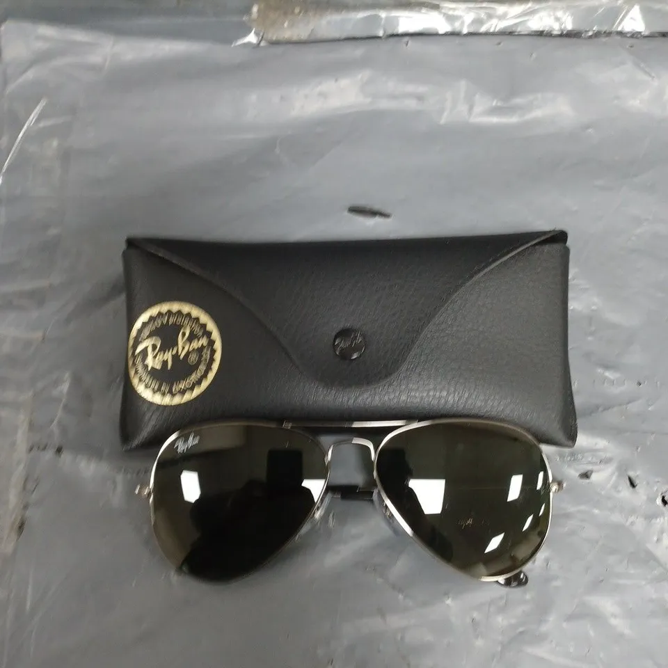 PAIR OF RAY-BAN SUNGLASSES RRP £120