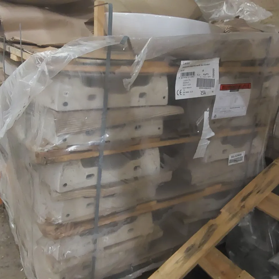 PALLET CONTAINING A LARGE QUANTITY OF LECICO BATHROOM SINKS