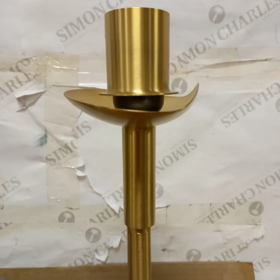 BUNDLEBERRY BY AMANDA HOLDEN ROUND FLUTED GLASS LAMP