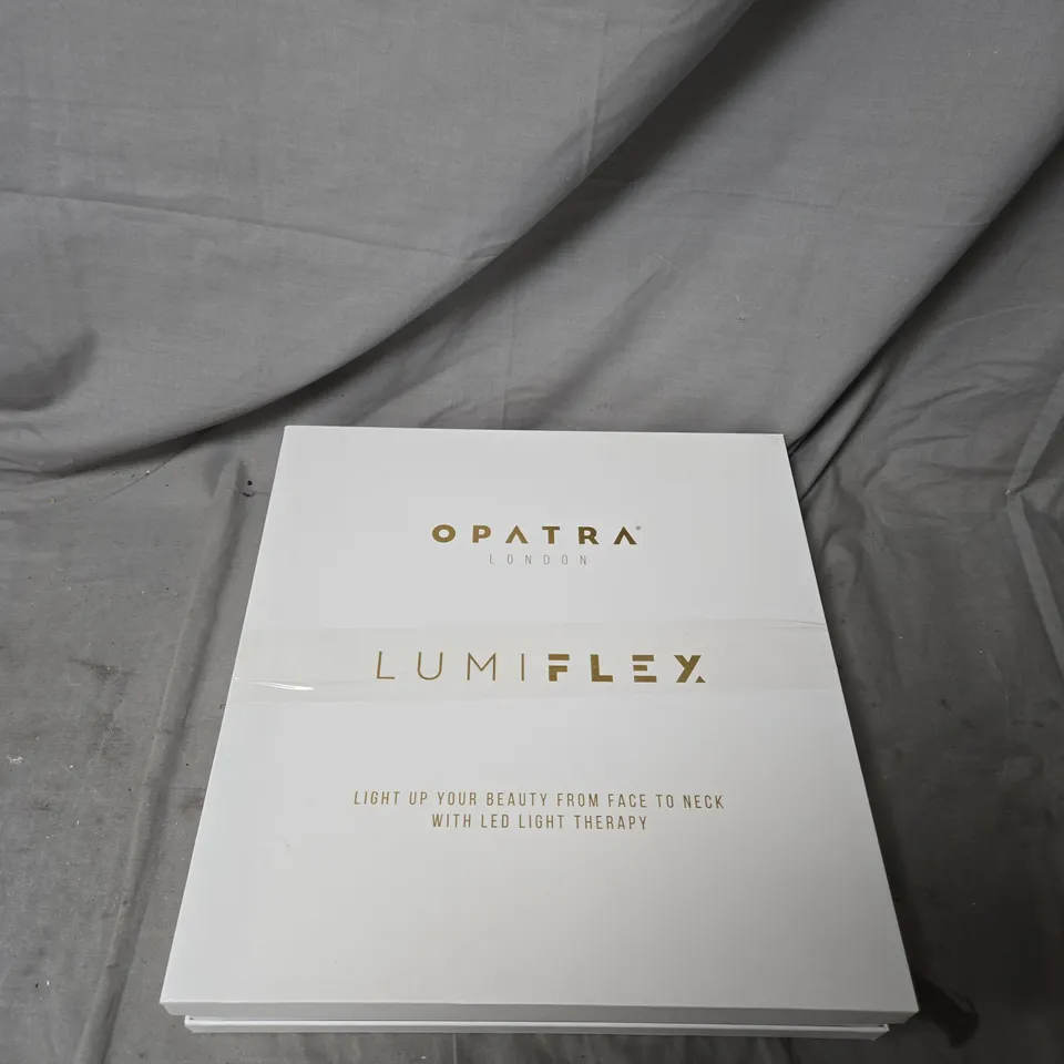 OPATRA LUMIFLEX LED LIGHT THERAPY MASK – WHITE 