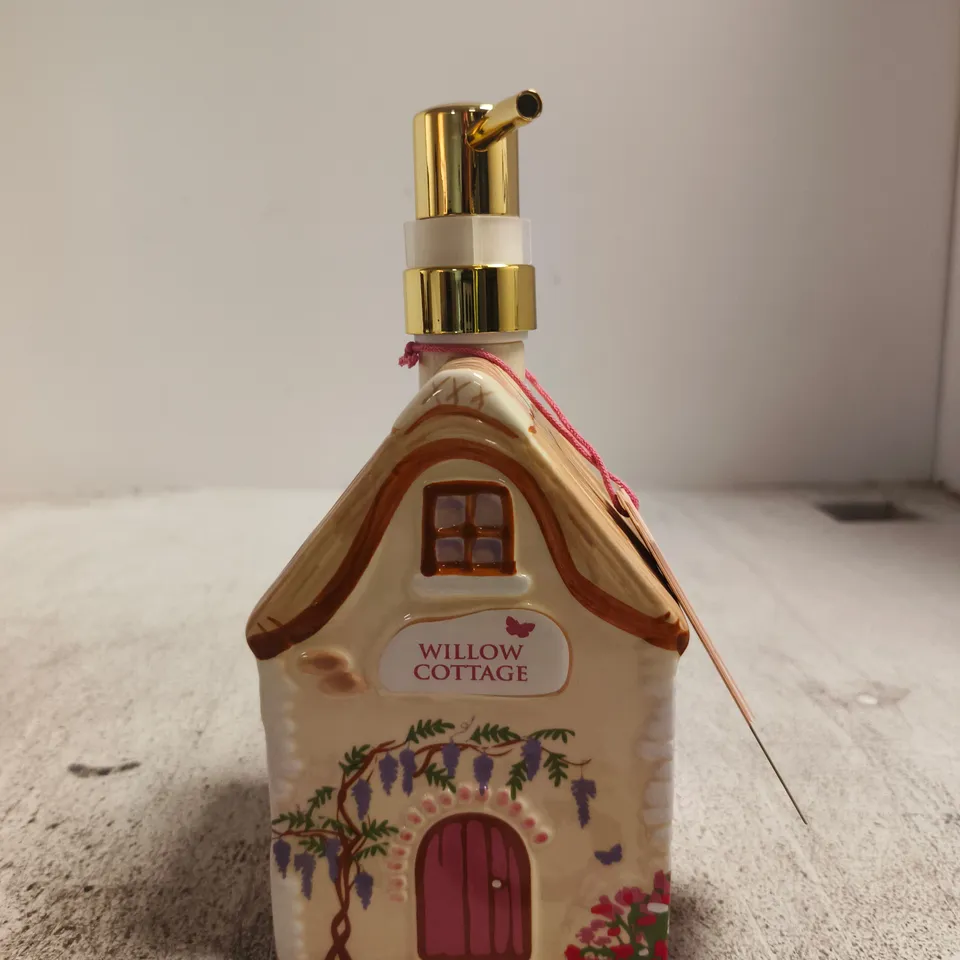 BAYLIS & HARDING ROYALE GARDEN LUXURY CREME HAND WASH 650 ML – LIMITED EDITION