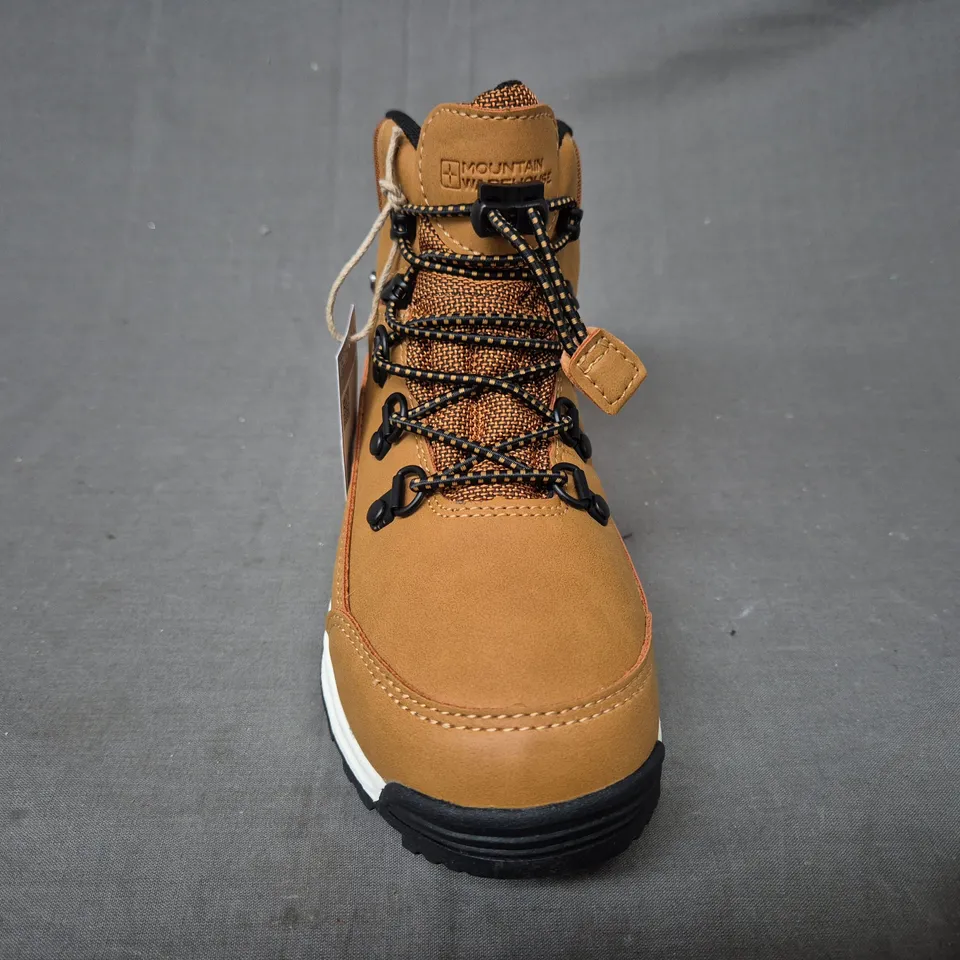 BOXED PAIR OF MOUNTAIN WAREHOUSE REDWOOD KID'S WATERPROOF WALKING BOOTS IN TAN UK SIZE 13