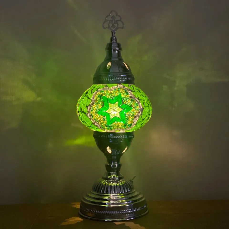 BOXED KEARNS METAL LAMP 