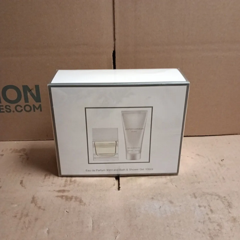 JASPAR CONRAN 2 ITEM GIFT SET: EAU DE PARFUM 30ML + BATH/SHOWER GEL 100ML