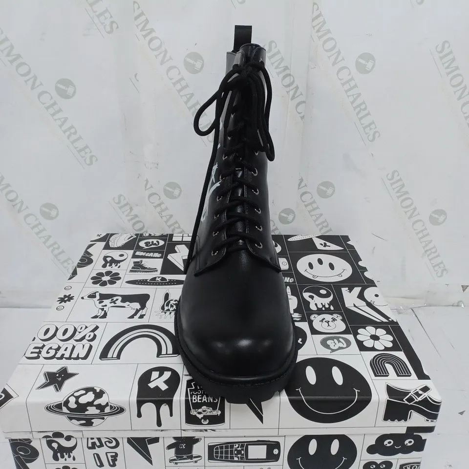 KOI FOOTWEAR MENS BLACK ANIMAL FREE MILITARY BOOTS SIZE 10