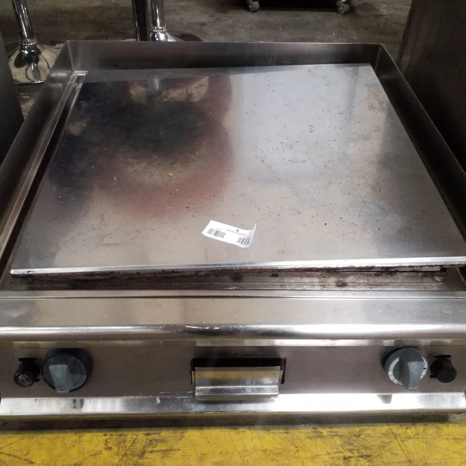 COMMERCIAL STAINLESS STEEL GRIDDLE WITH GREASE DRAWER