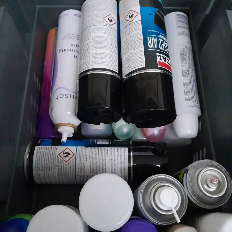 BOX OF APPROXIMATELY 15 AEROSOLS TO INCLUDE  - SOUDAL - LYNX - GILLETTE SKIN CARE    - COLLECTION ONLY 