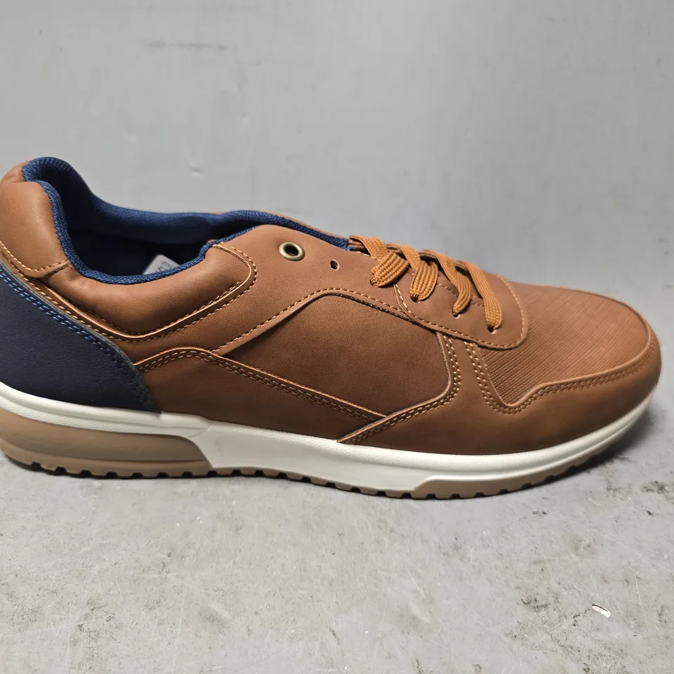 BECKETT BROWN CLASSIC TRAINERS  - SIZE 11 