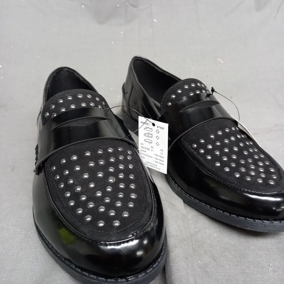 BOX OF APPROXIMATELY 10 PAIRS OF BLACK SHOES WITH SILVER DOTS 