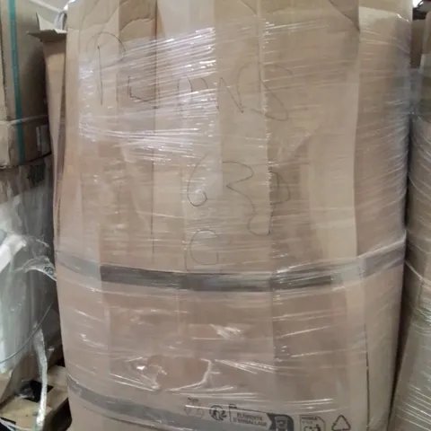 PALLET CONTAINING A LARGE QUANTITY OF PILLOWS