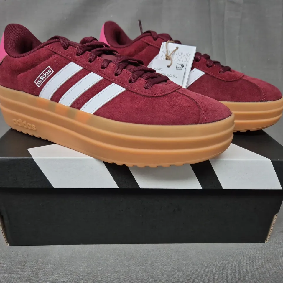 BOXED PAIR OF ADIDAS VL COURT BOLD KID'S SHOES IN WINE RED/WHITE/PINK UK SIZE 4