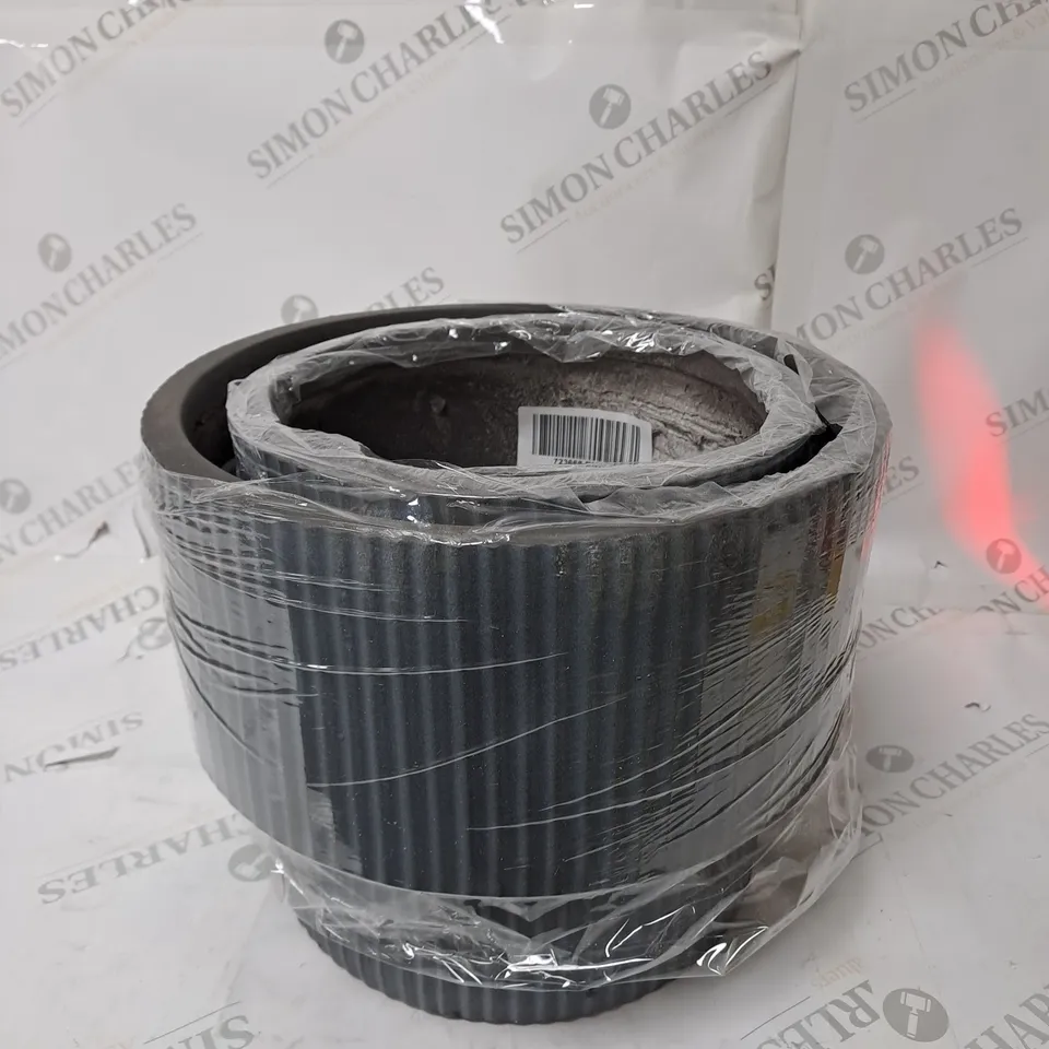 SET OF 2 ROUND TIERED PLANTERS