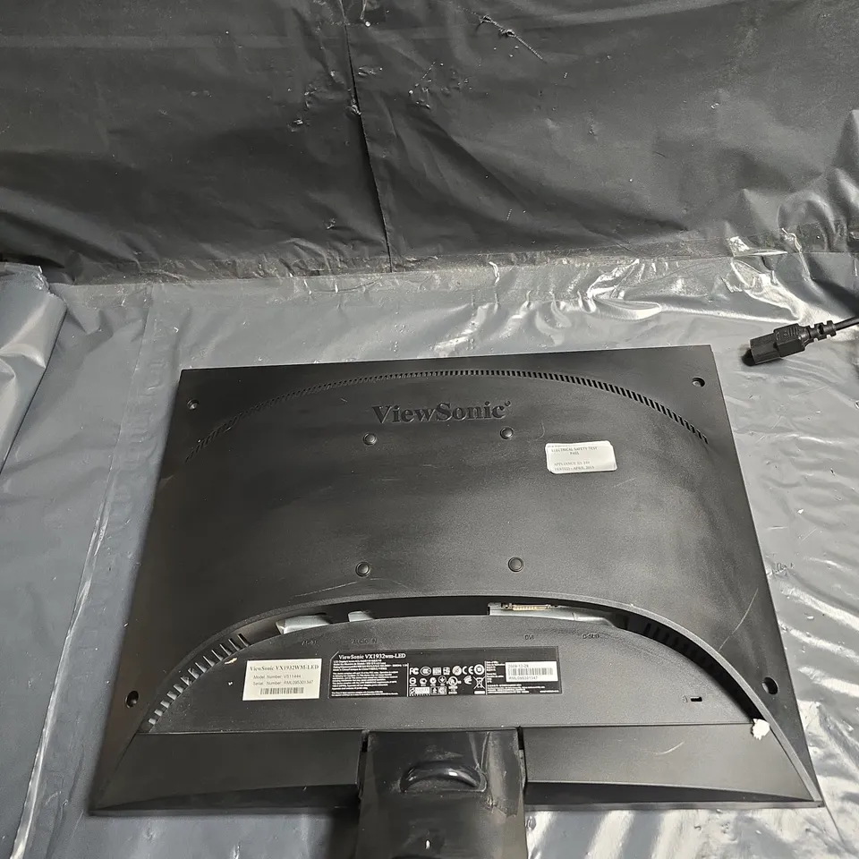 VIEWSONIC VX1932WM-LED 19-INCH LCD MONITOR ON STAND