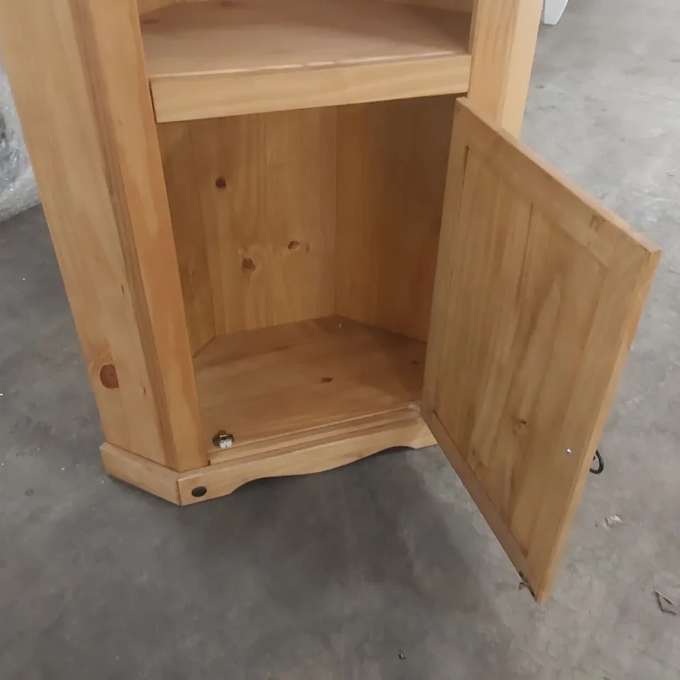 CORONA 1 DOOR CORNER BOOKCASE - PINE