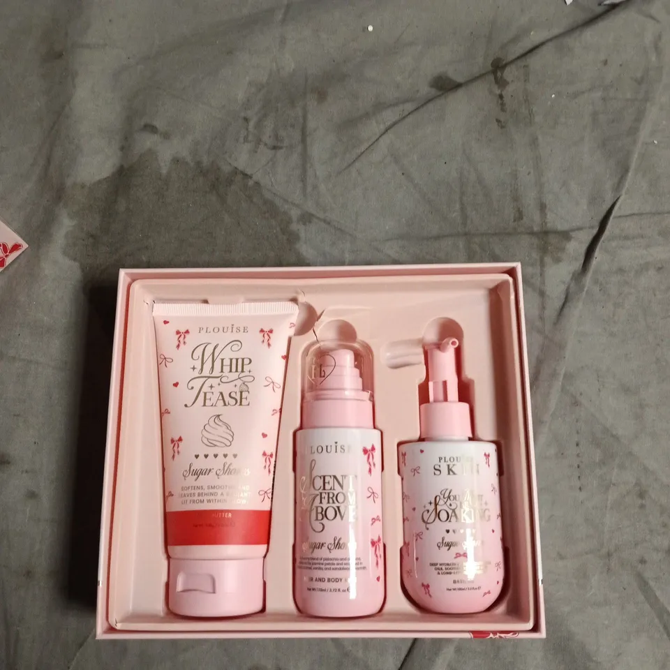 P LOUISE YOU'RE THE CENTRE OF ATTENTION SUGAR SHORES GIFT SET – THREE PIECE