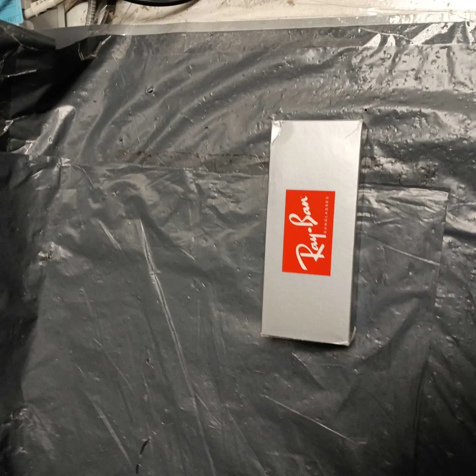 RAY-BAN RB4165 JUSTIN SUNGLASSES – BLACK RUBBER FRAME, DARK BLUE LENSES – BOXED WITH TAN LEATHER CASE