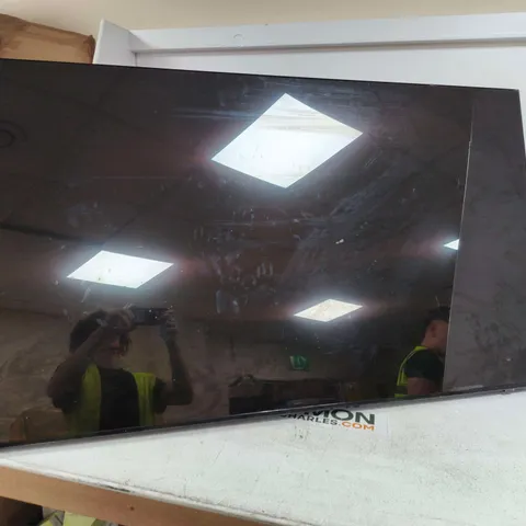 SAMSUNG UE65U8020 65-INCH TV (BLACK) CRACKED SCREEN UNTESTED 
