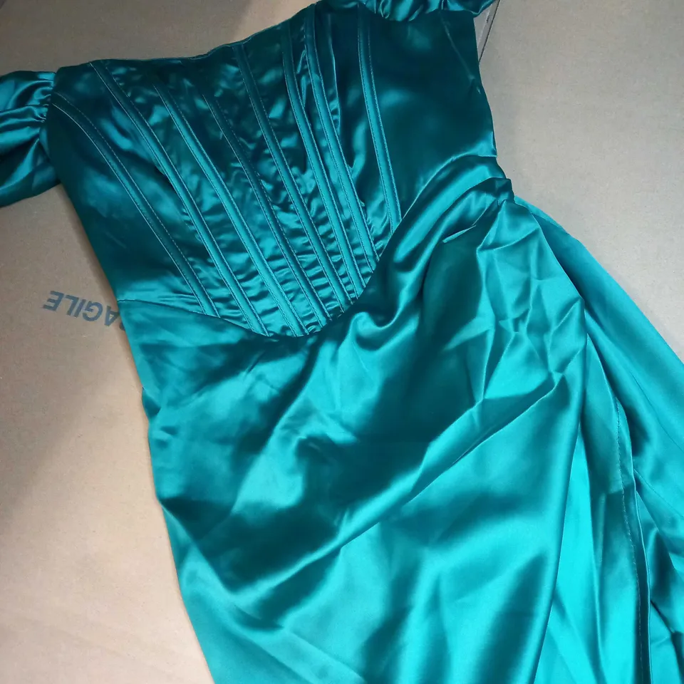 DESIGNER FOREST GREEN SATIN OFF SHOULDER MIDI DRESS - MEDIUM