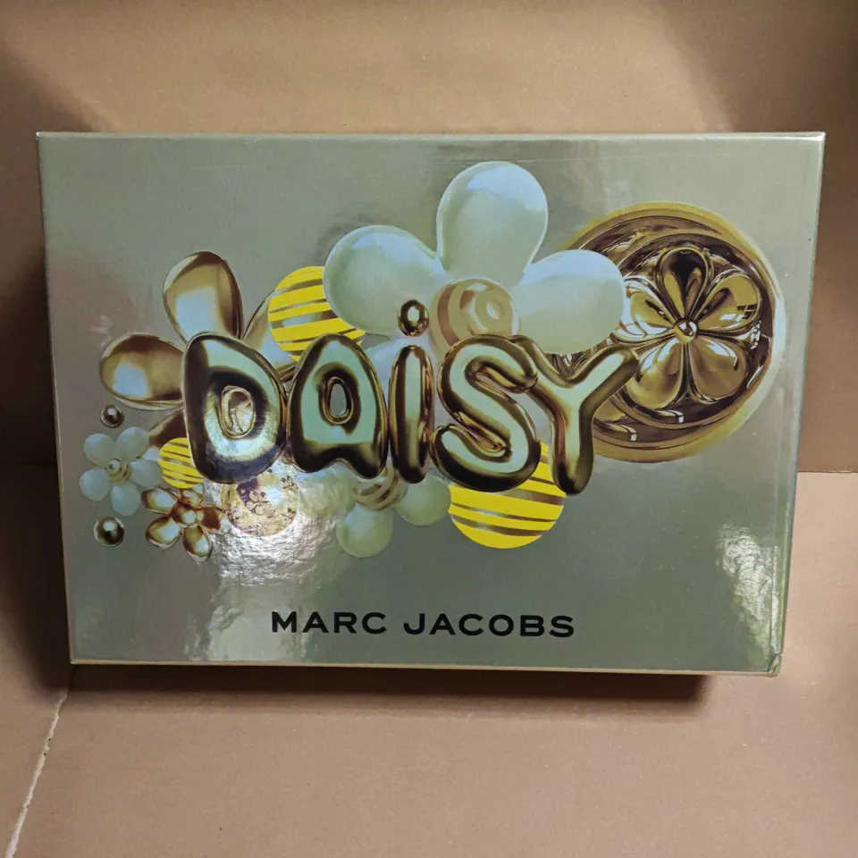 BOXED MARC JACOBS DAISY 3-PIECE EAU DE PARFUM SET