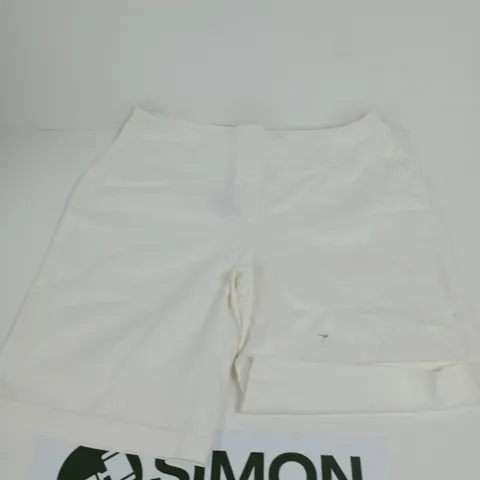 WHITE COMFORT SHORTS – WOMEN'S, UK 18 (EU 46)