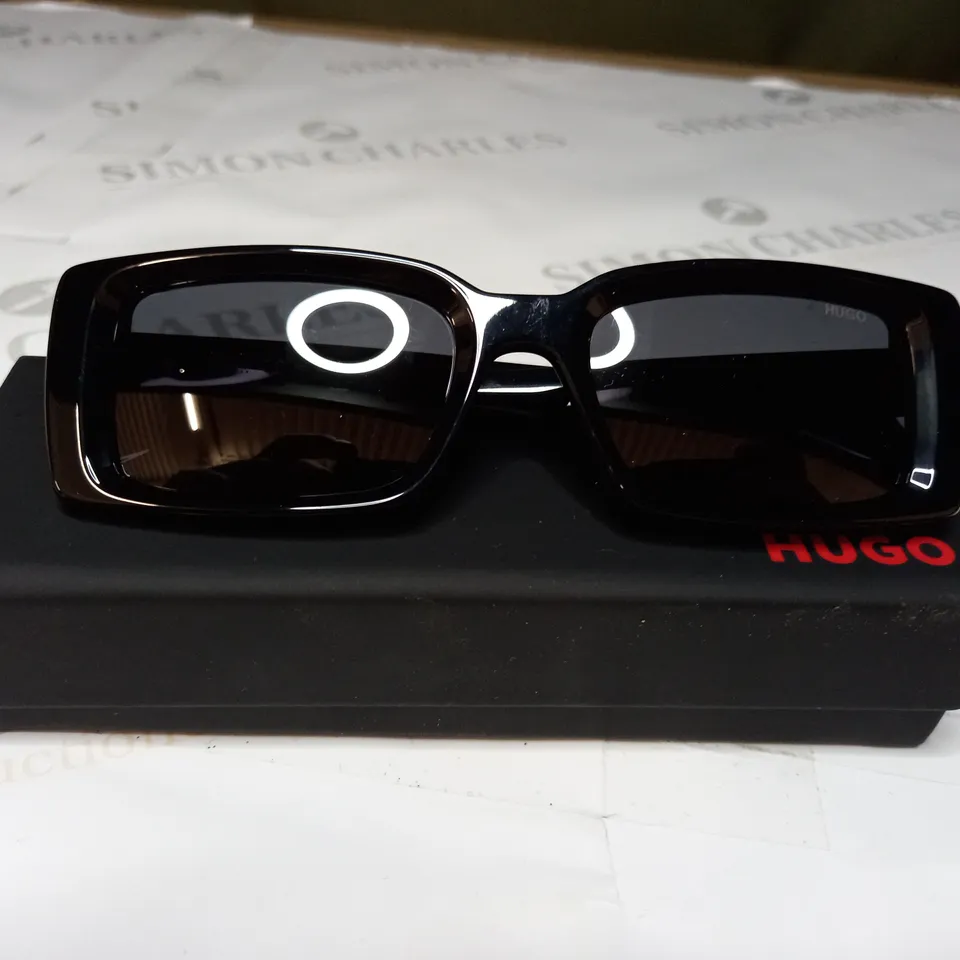 HUGO BOSS TINTED SUNGLASSES - BLACK TRIM