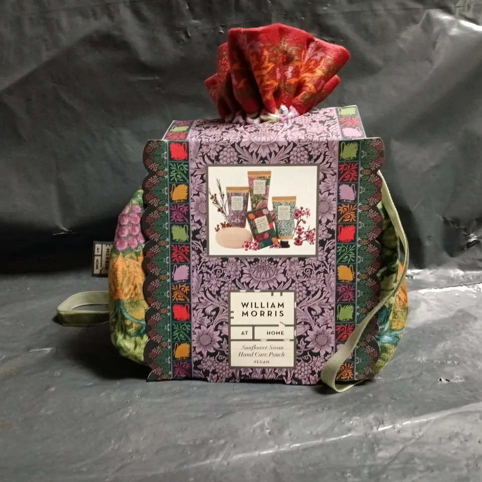 WILLIAM MORRIS SUNFLOWER SWAN HAND CARE POUCH