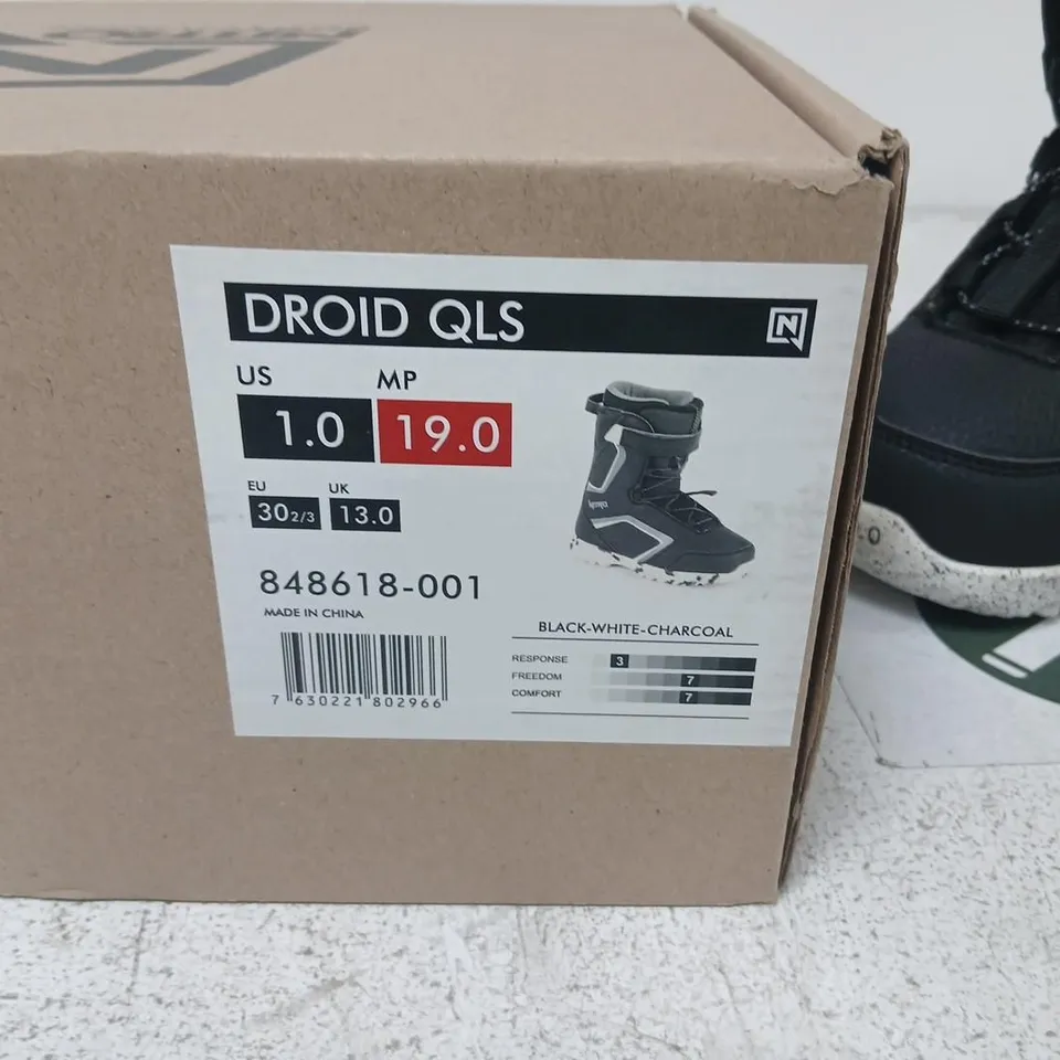 NITRO DROID QLS SNOWBOARD BOOTS, BLACK/WHITE/CHARCOAL, UK 13 (US 1.0) WITH TAGS