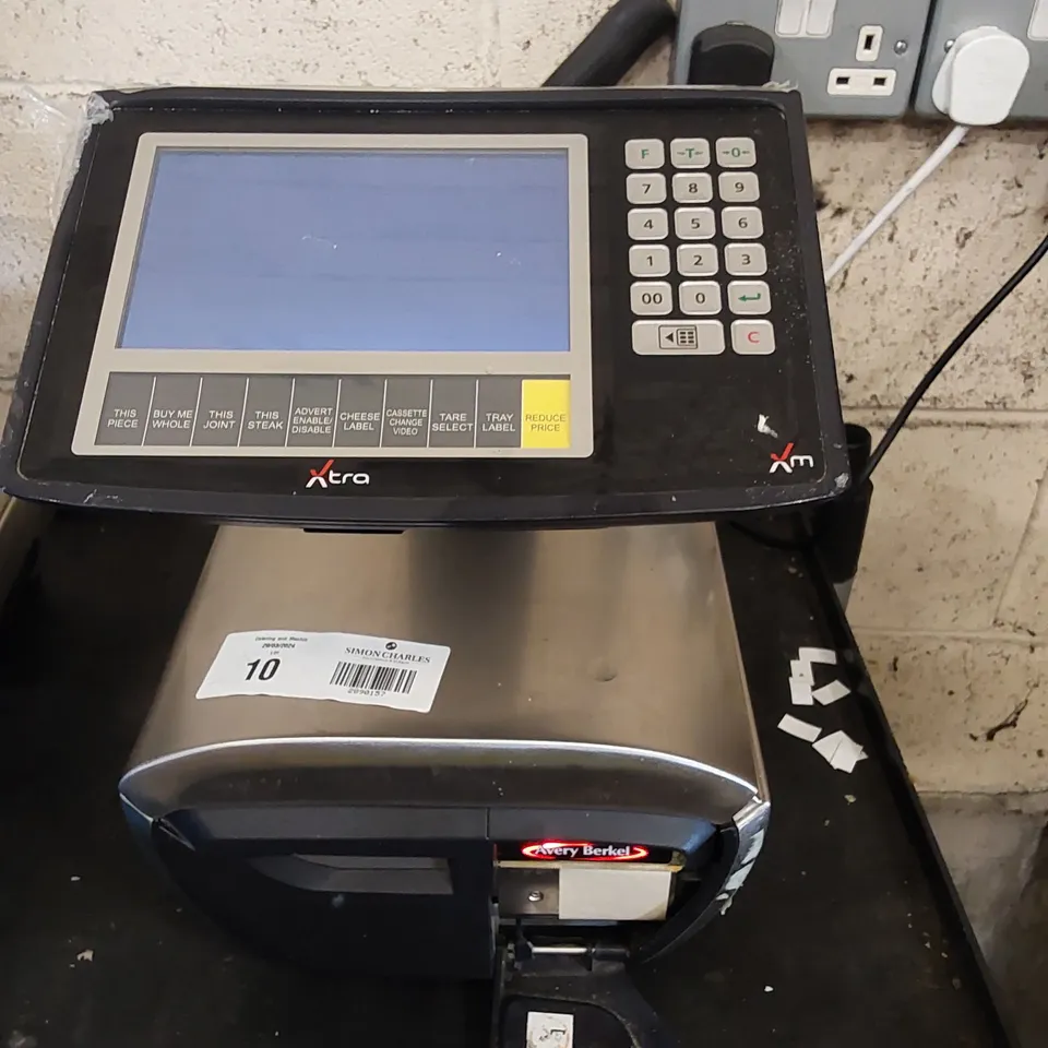 AVERY BERKEL XM600 LABEL AND RECEIPT PRINTING SCALES