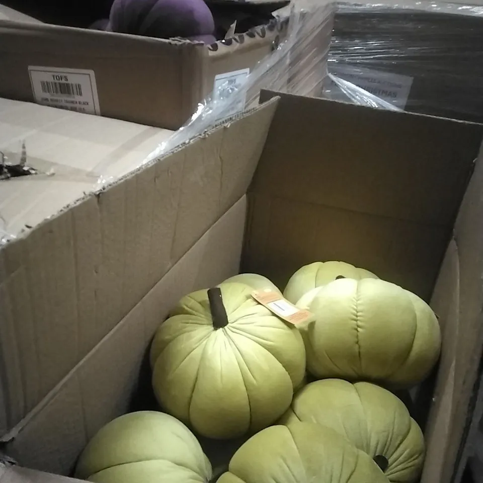 PALLET OF MIXED HALLOWEEN STOCK 